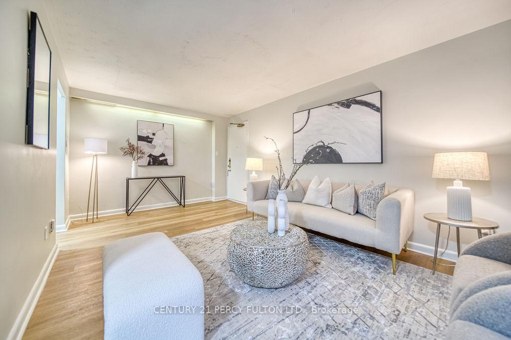 1 Bedroom Condo at 921 Midland, Toronto For sale