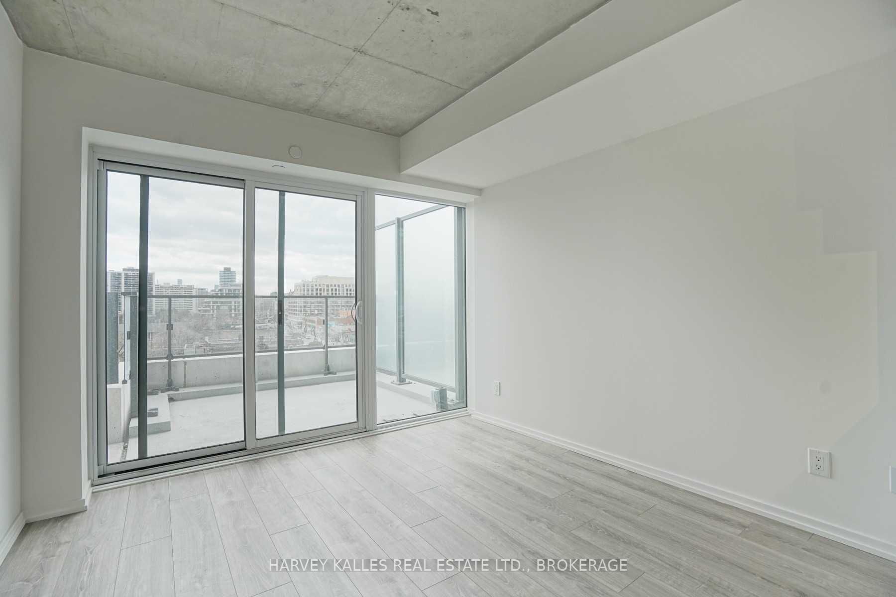 8 Hillsdale Avenue 829