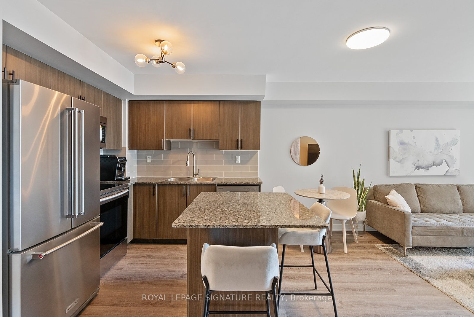 816 Lansdowne Avenue, #410