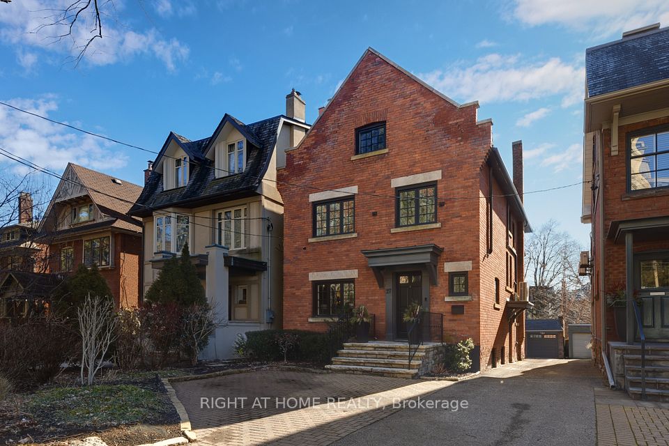 27 Woodlawn Avenue, Toronto, ON M4T 1B9
