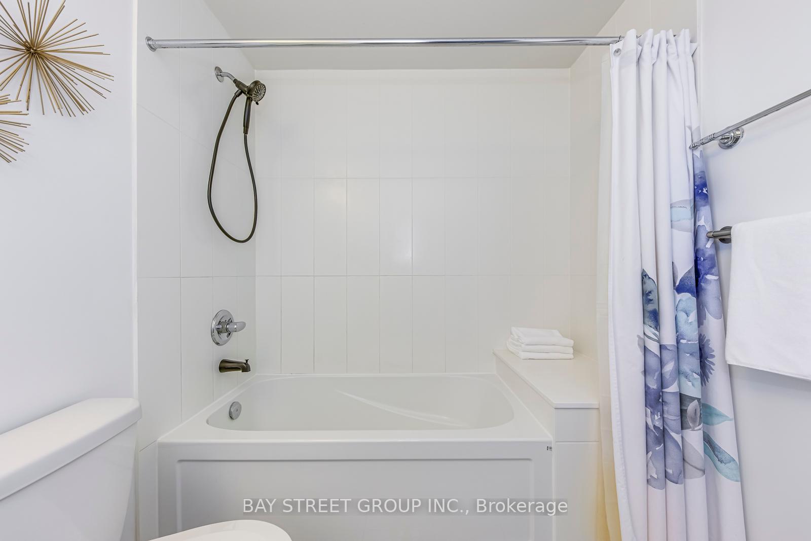 2 Bedrooms Condo at 3985 Grand Park, Mississauga For sale