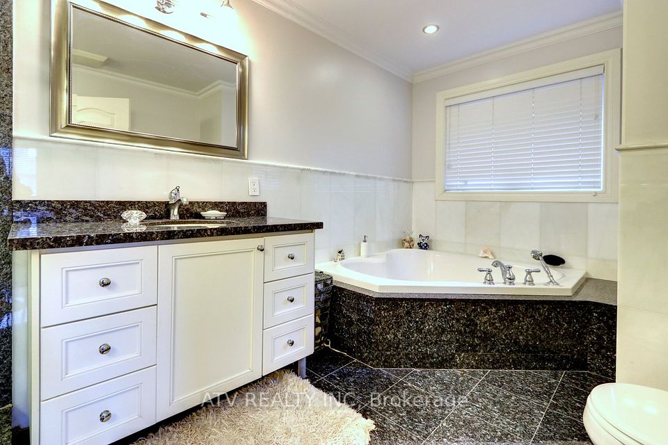 Oversized primary ensuite