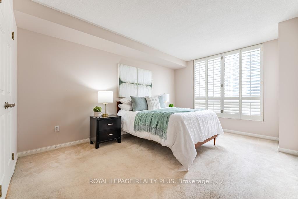 2 Bedrooms Condo at 101 Subway, Toronto For sale