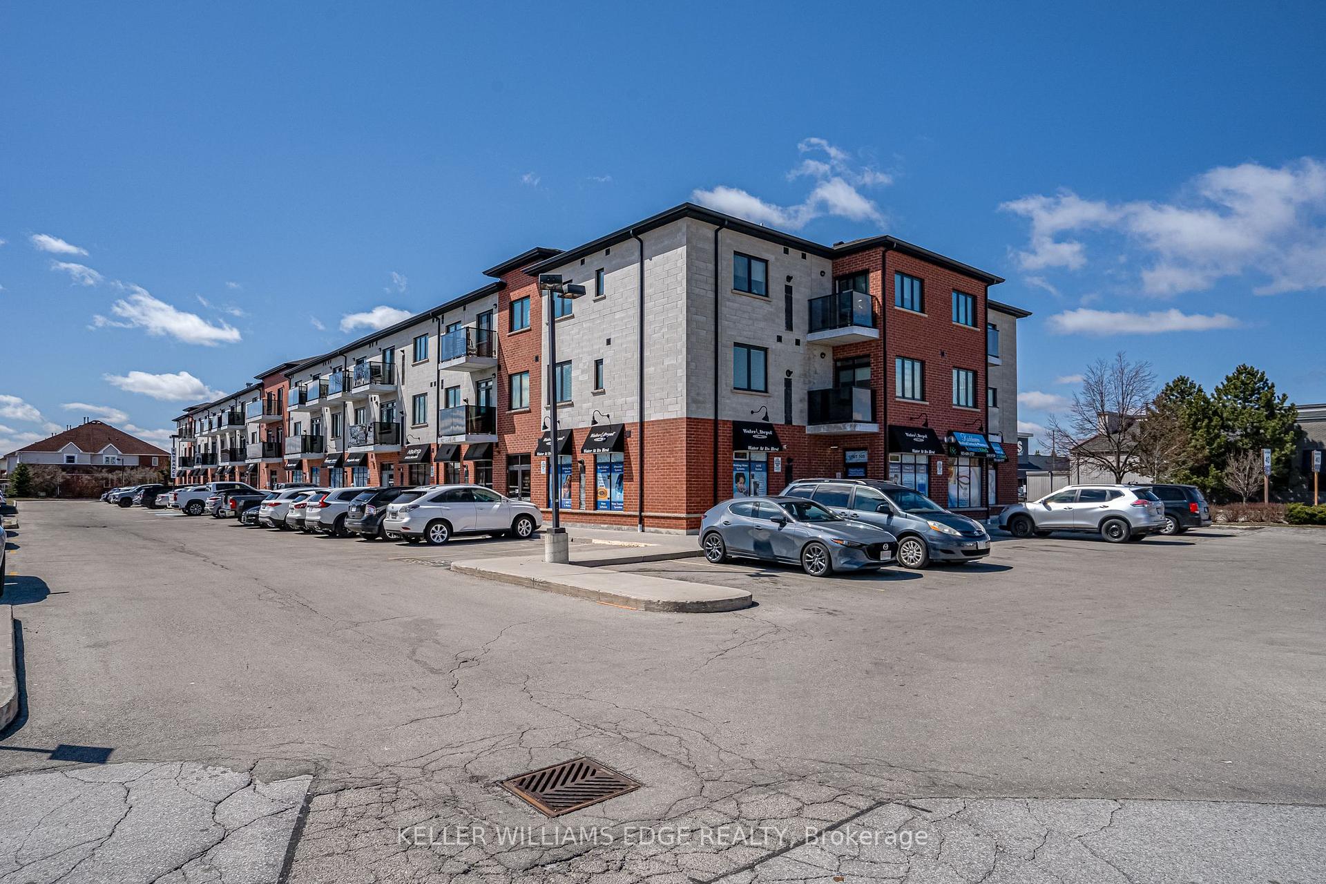 2 Bedrooms Condo at 170 Rockhaven,  Hamilton For sale