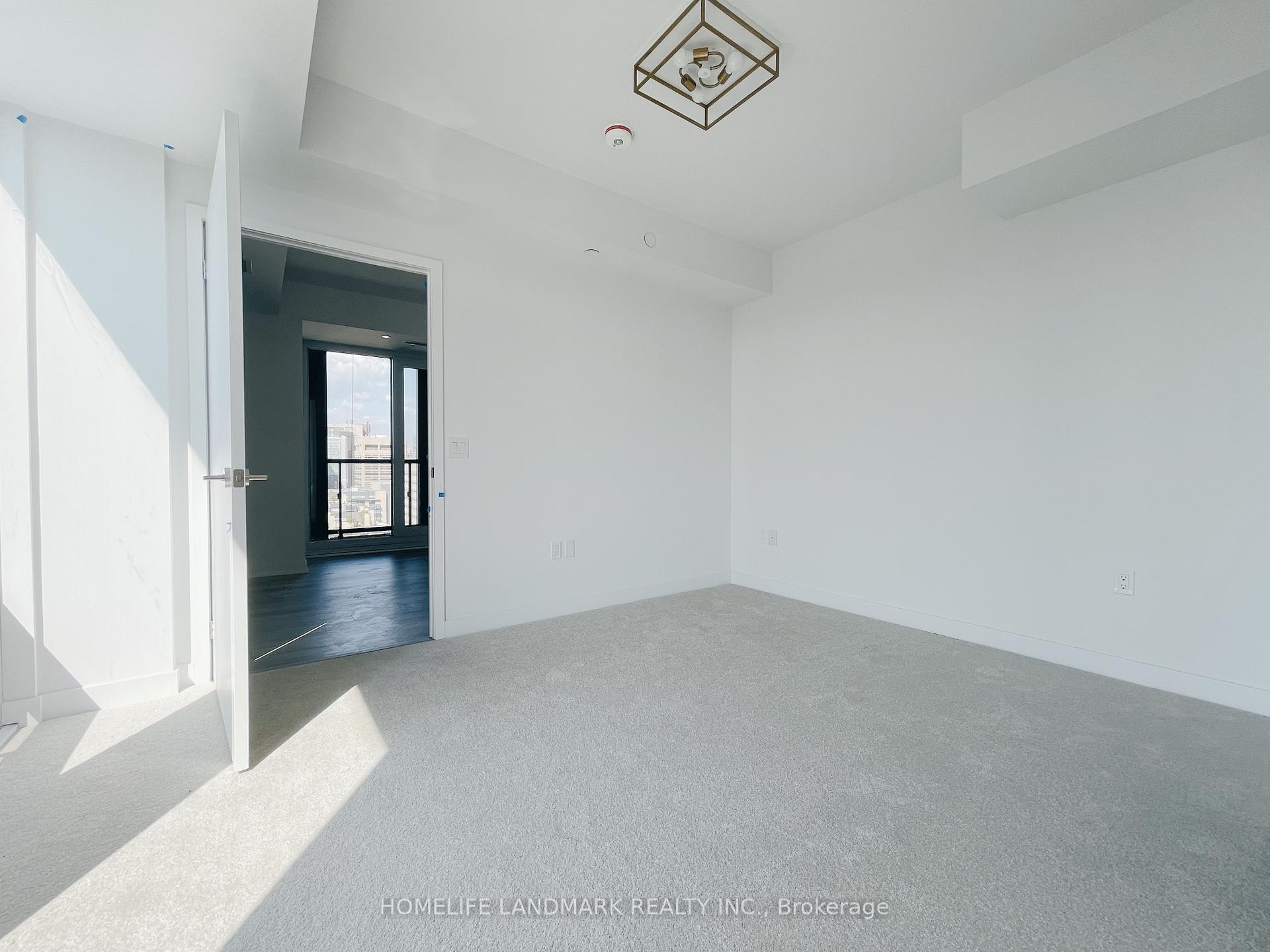 3 Bedrooms Condo at 238 Simcoe,  Toronto For sale