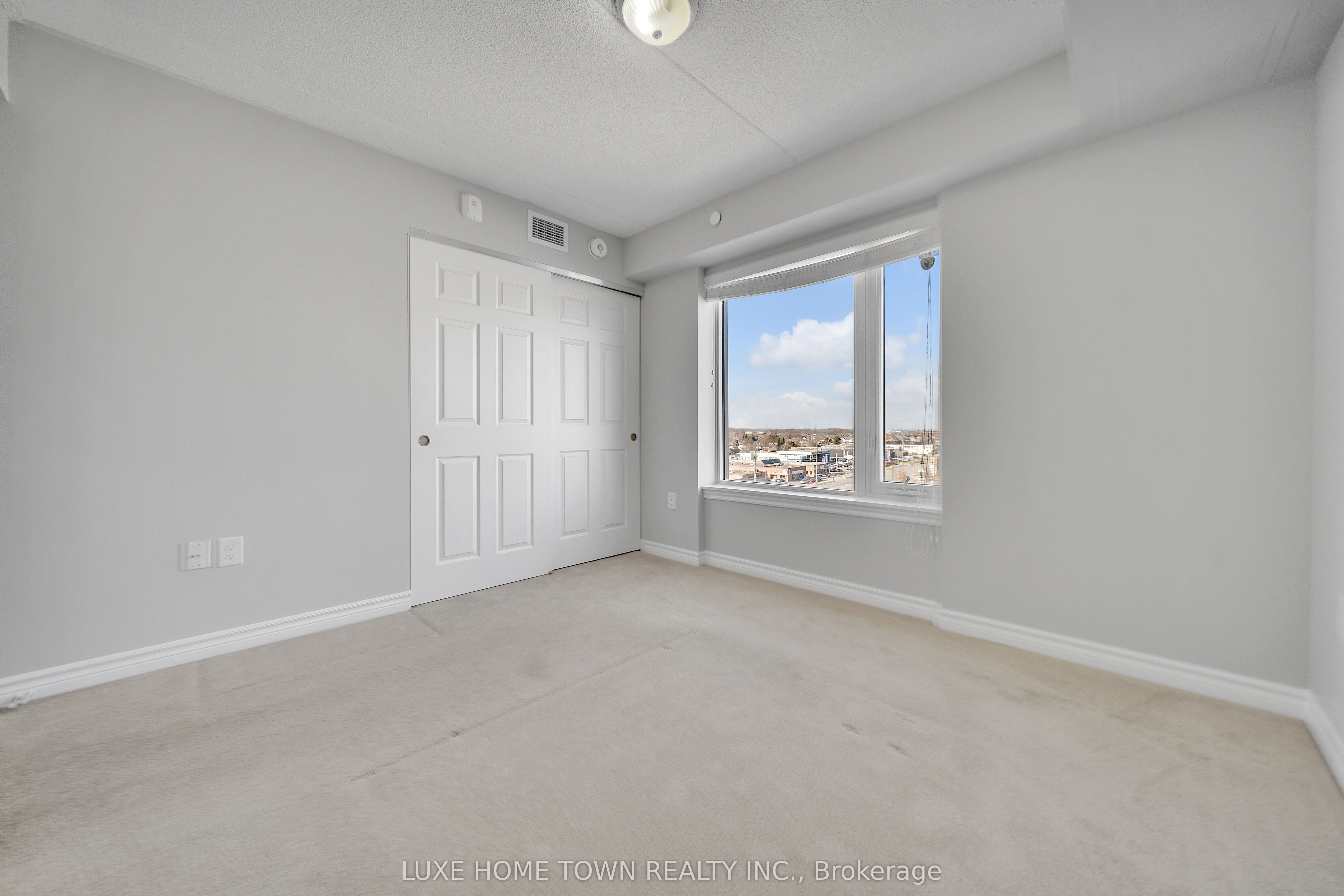716 Main Street E, #801