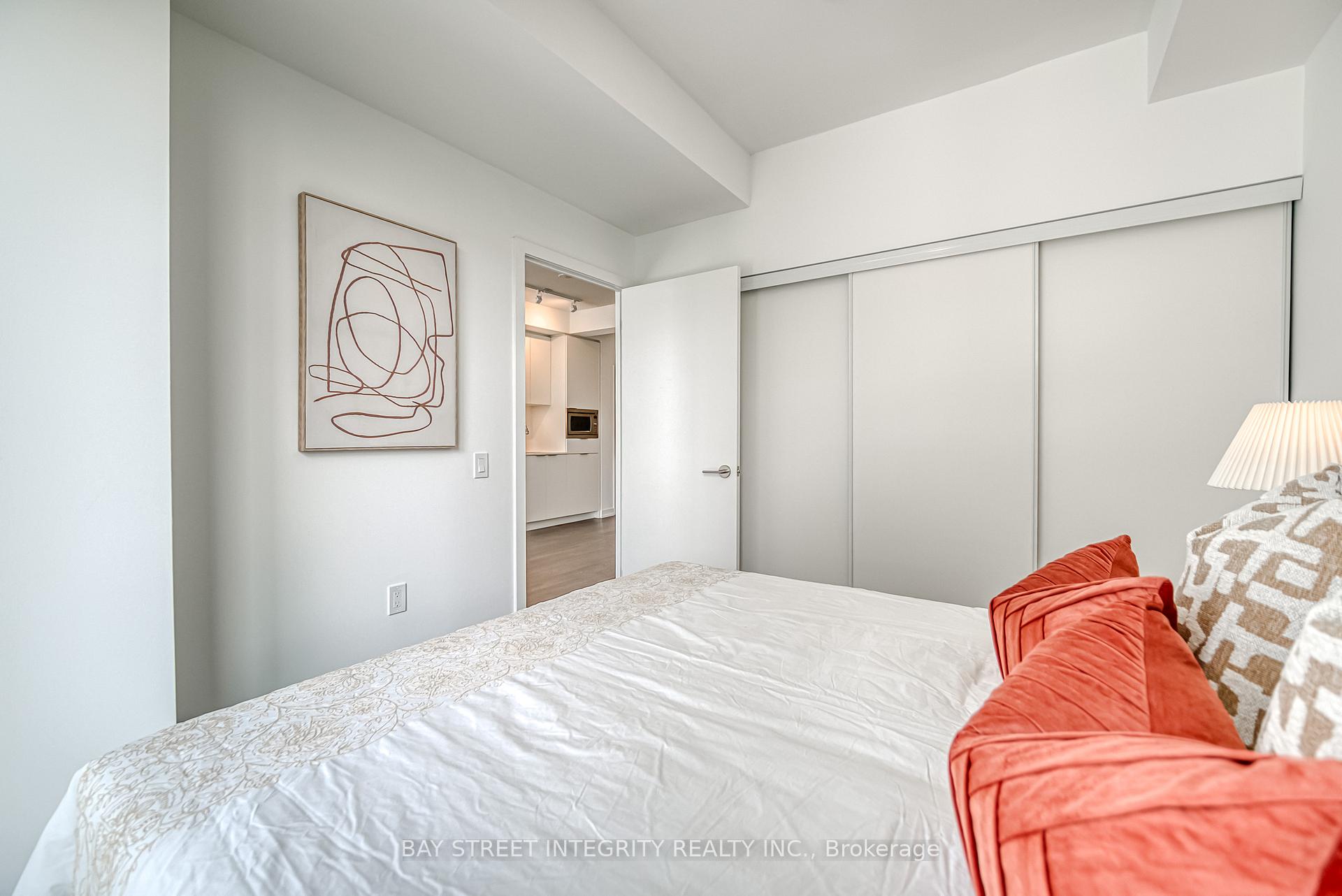 1 Bedroom Condo at 7 Golden Lion, Toronto For sale