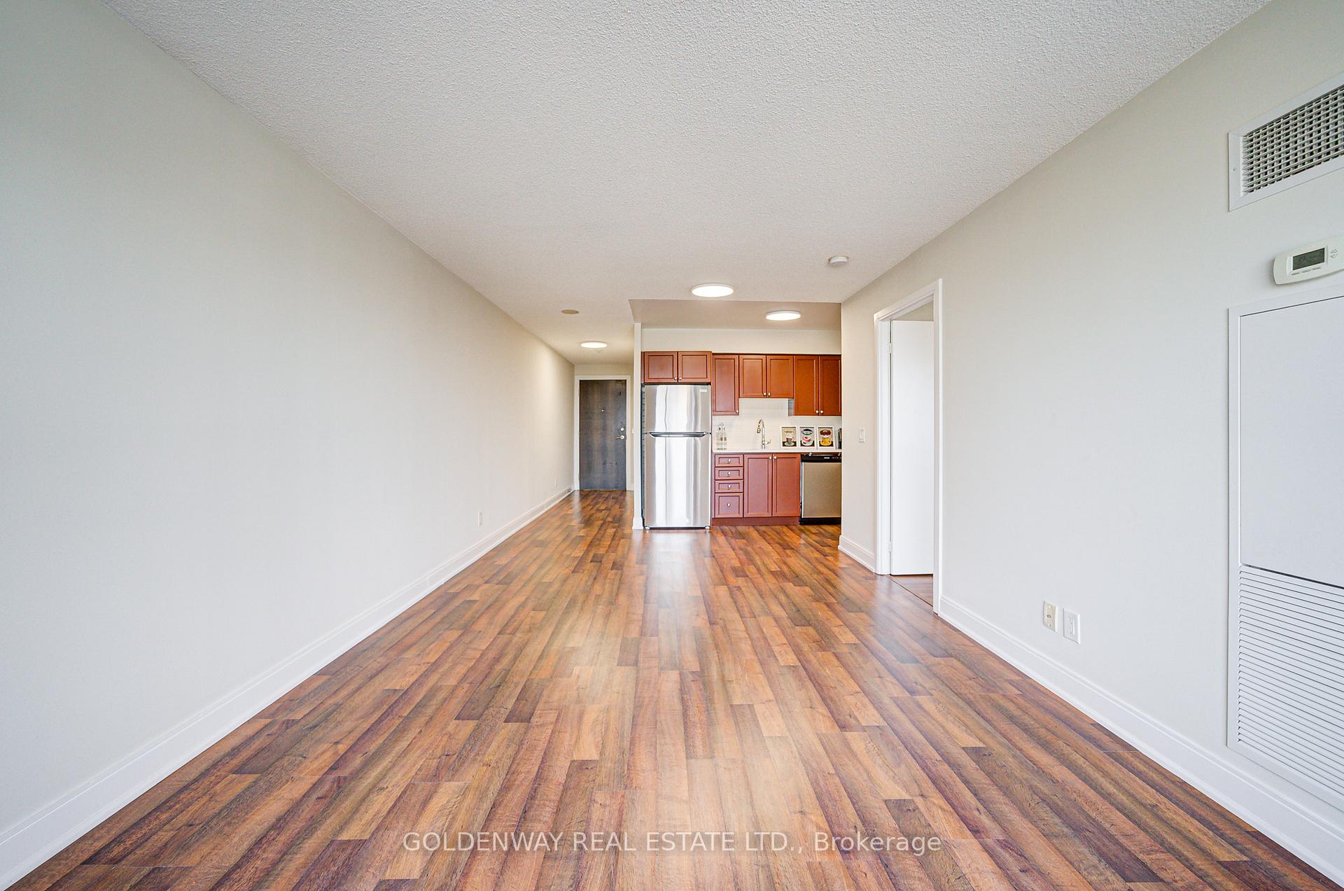 1 Bedroom Condo at 125 Village Green,  Toronto For sale
