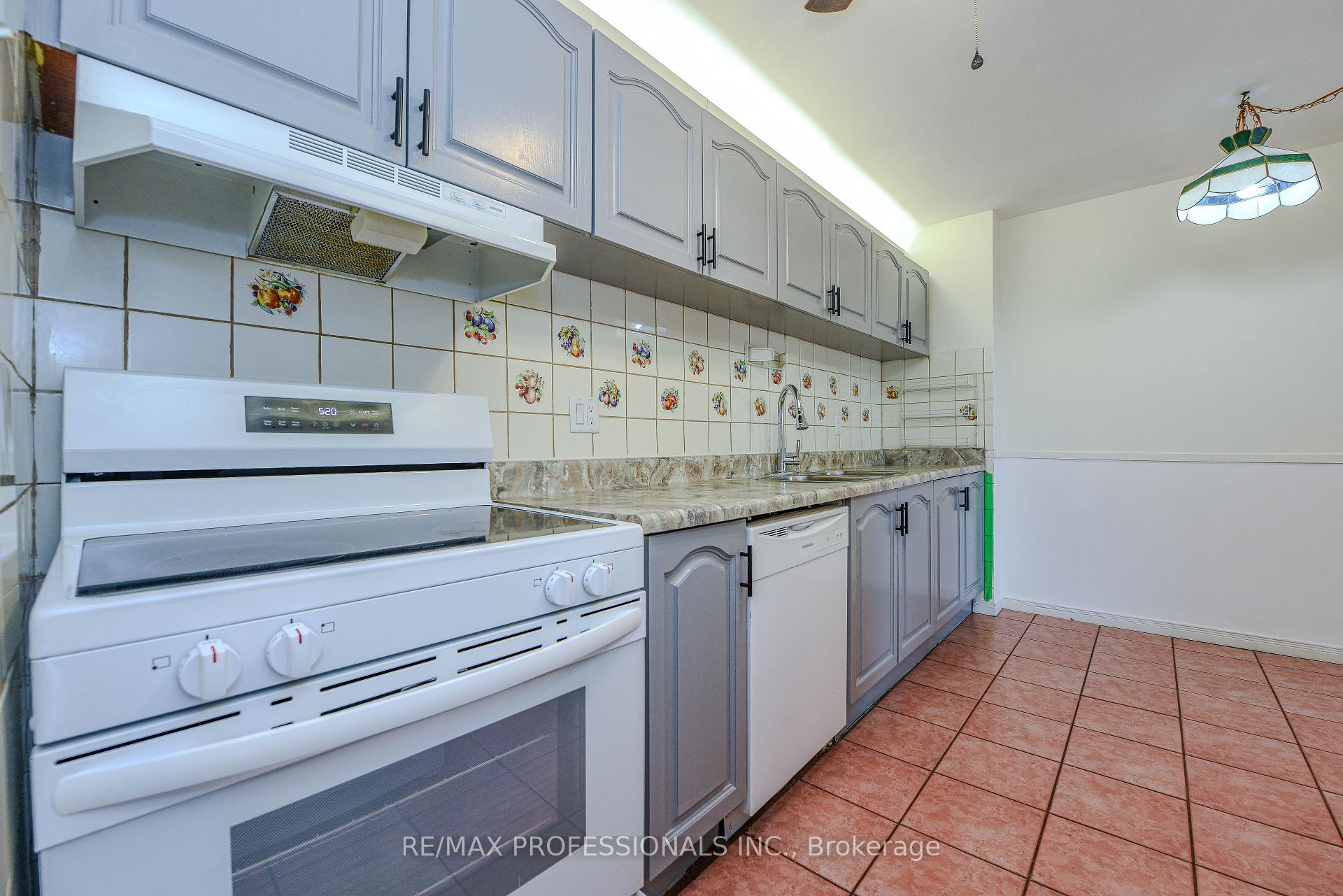 3 Bedrooms Condo at 362 The East Mall, Toronto For sale
