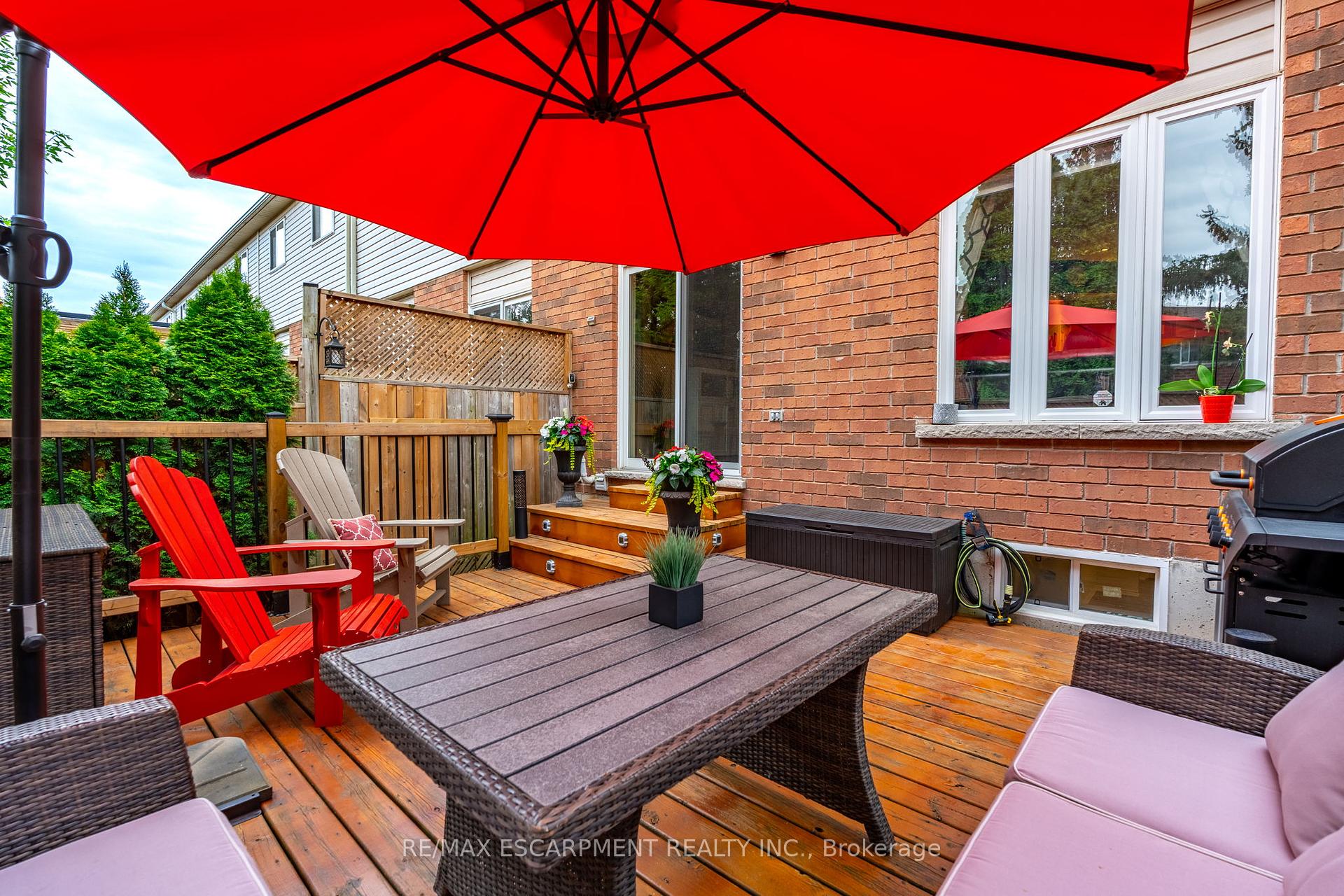 3 Bedrooms Condo at 1461 Upper Gage, Hamilton For sale