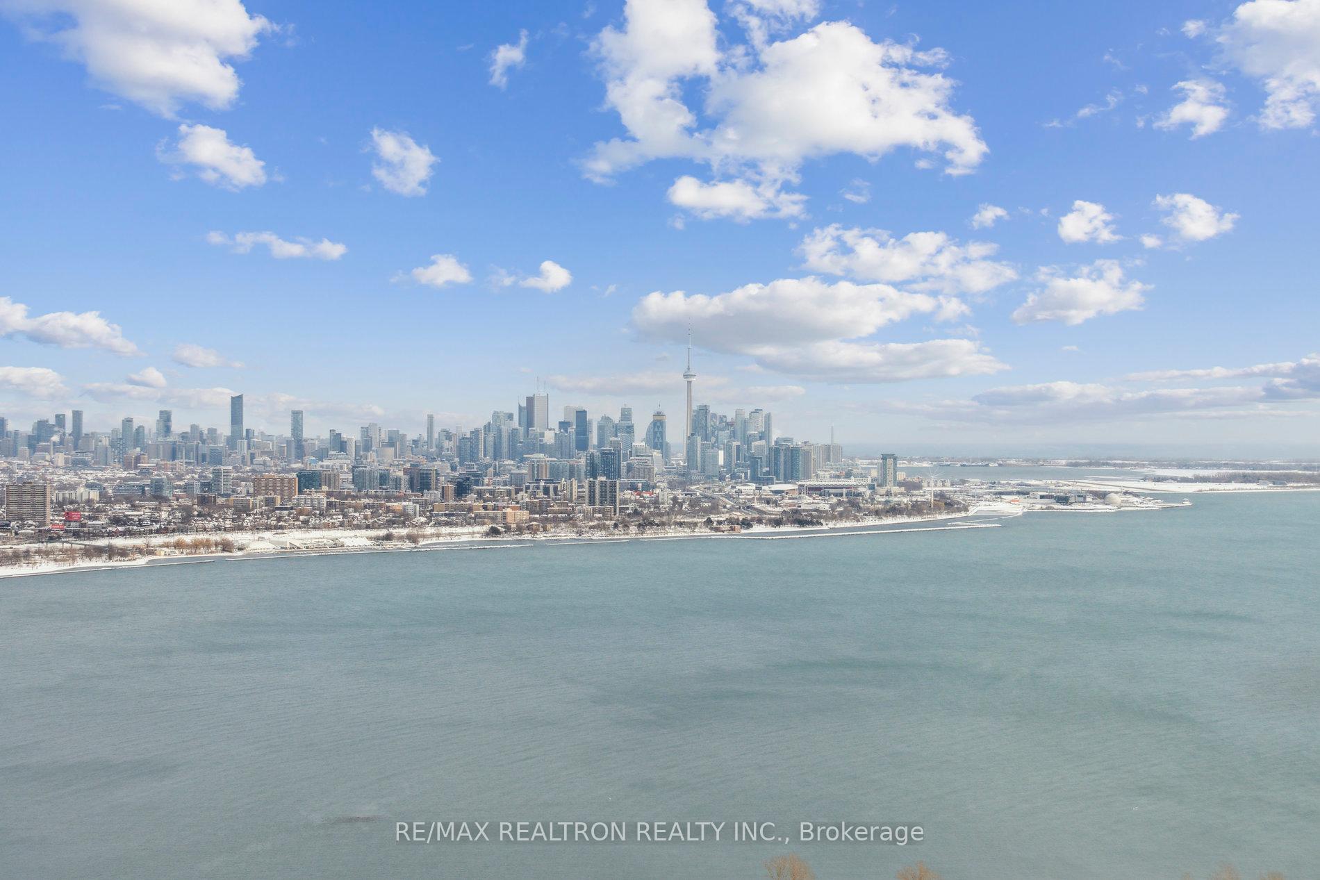 2 Bedrooms Condo at 30 Shore Breeze, Toronto For sale