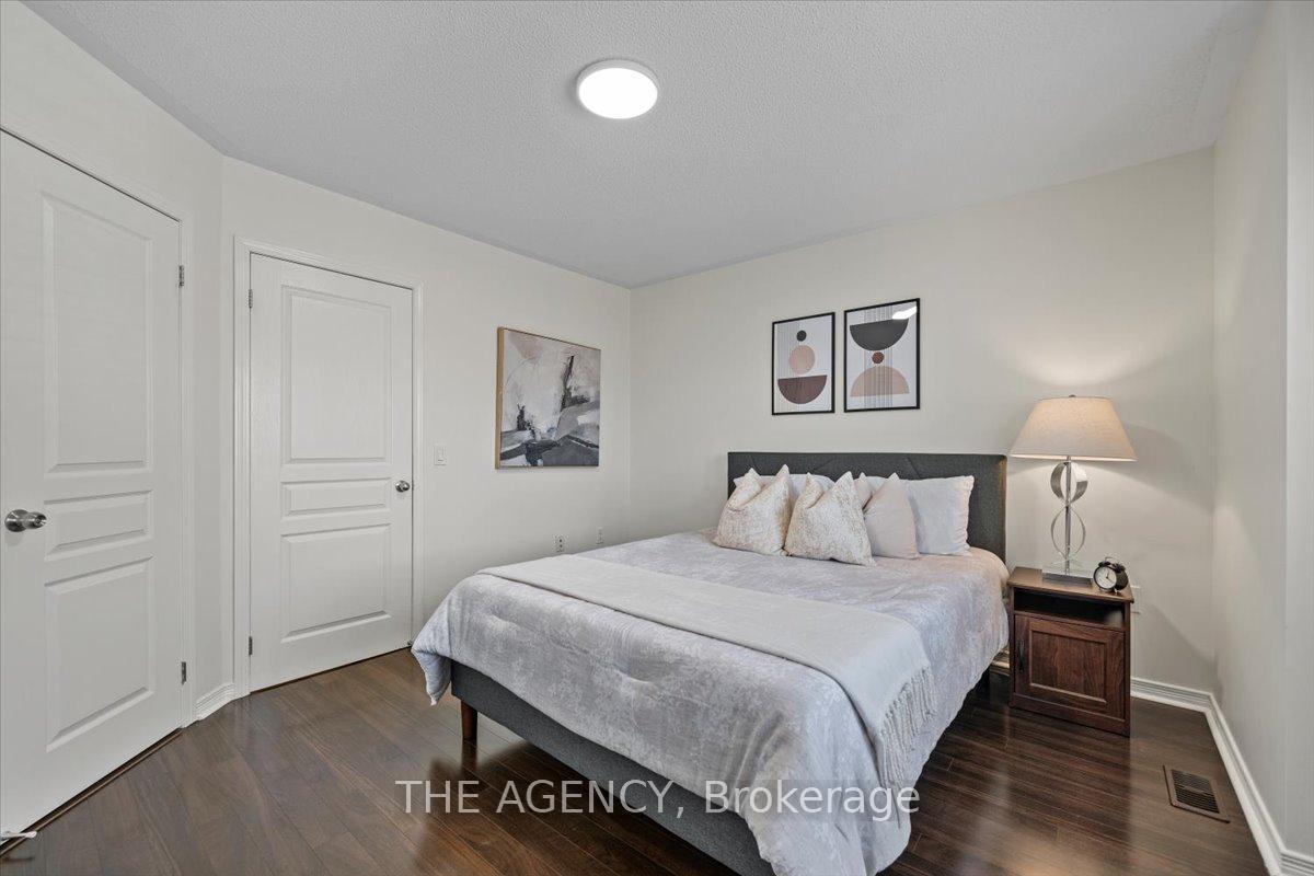 3 Bedrooms Condo at 6625 Falconer, Mississauga For sale