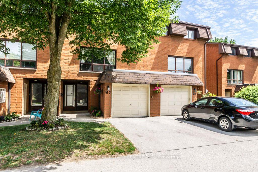 3 Bedrooms Condo at 444 Stone Church,  Hamilton For sale