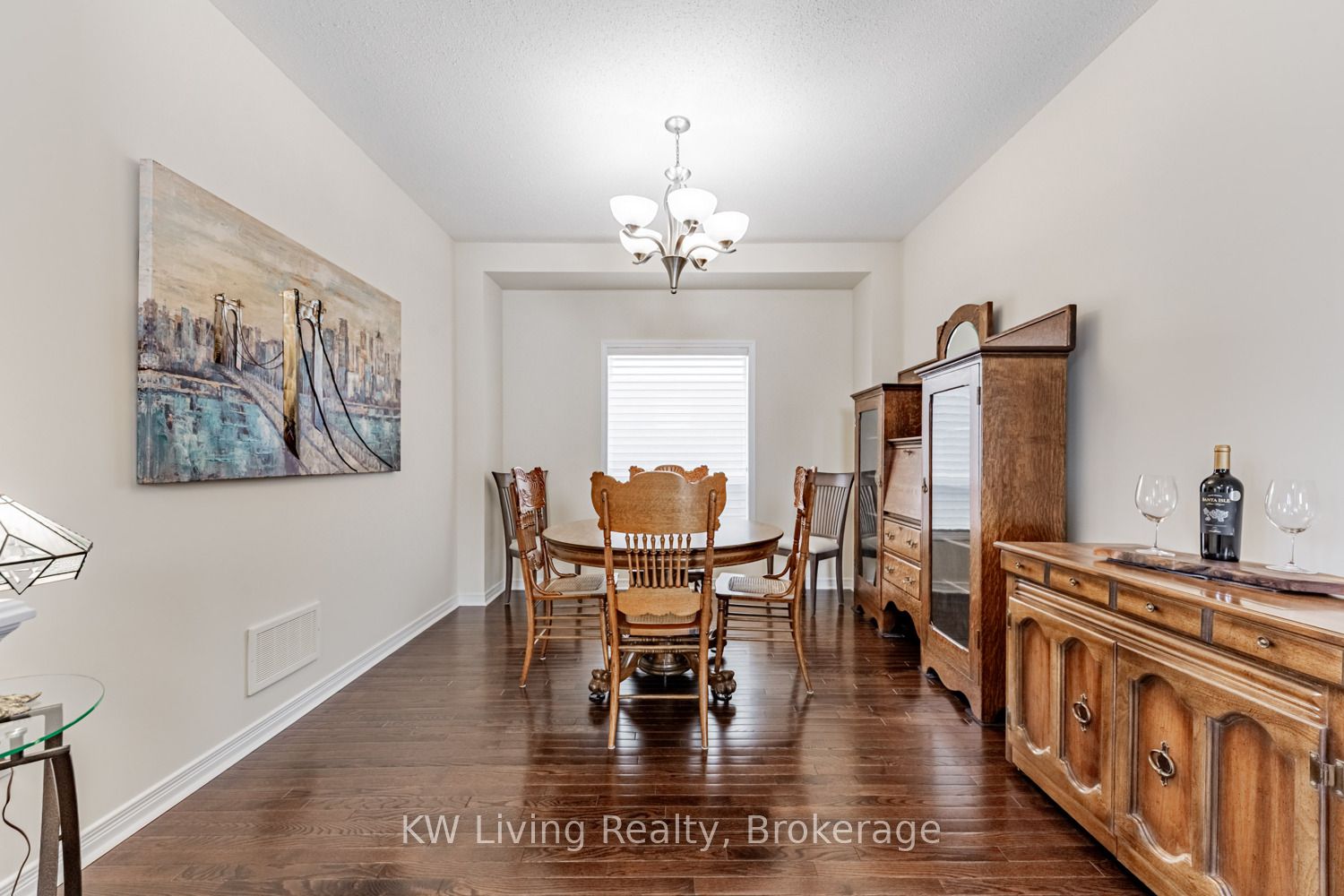 14 Charlemagne Avenue, Barrie, ON L4M 0A9
