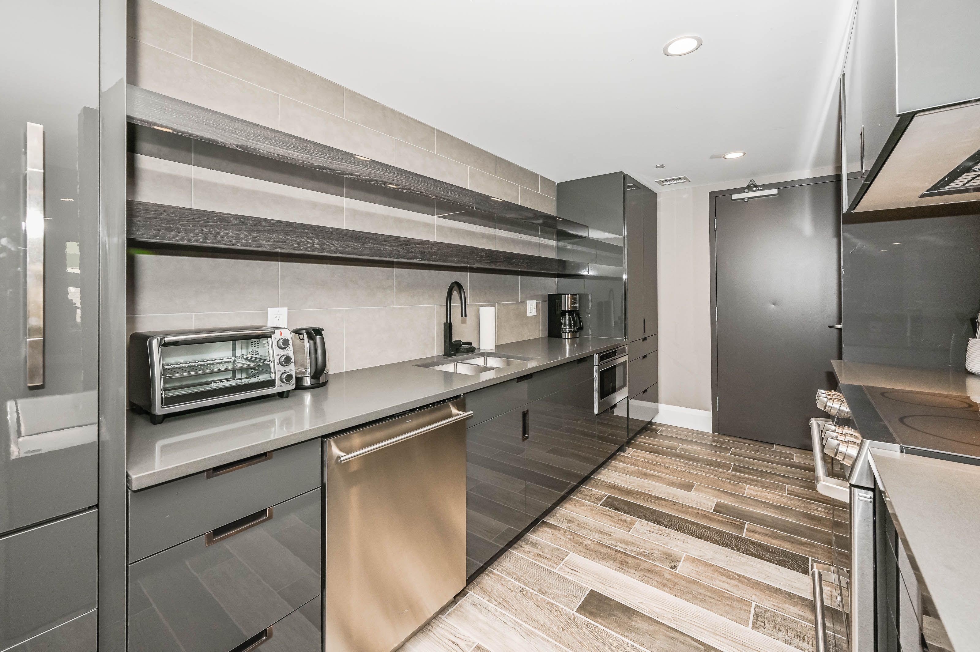 63 Arthur Street S 801