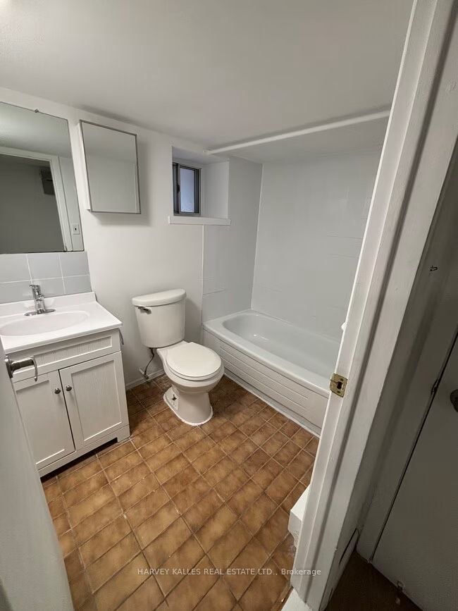 1215 Bathurst Street 3