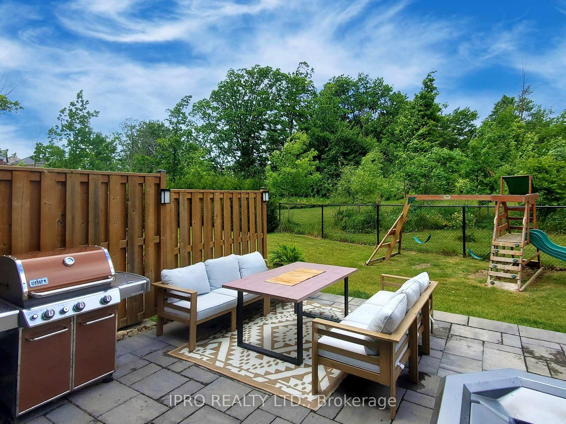 3 Bedrooms Condo at 35 Midhurst, Hamilton For sale