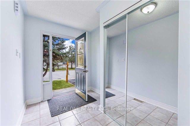 3 Bedrooms Condo at 1292 Sherwood Mills,  Mississauga For sale