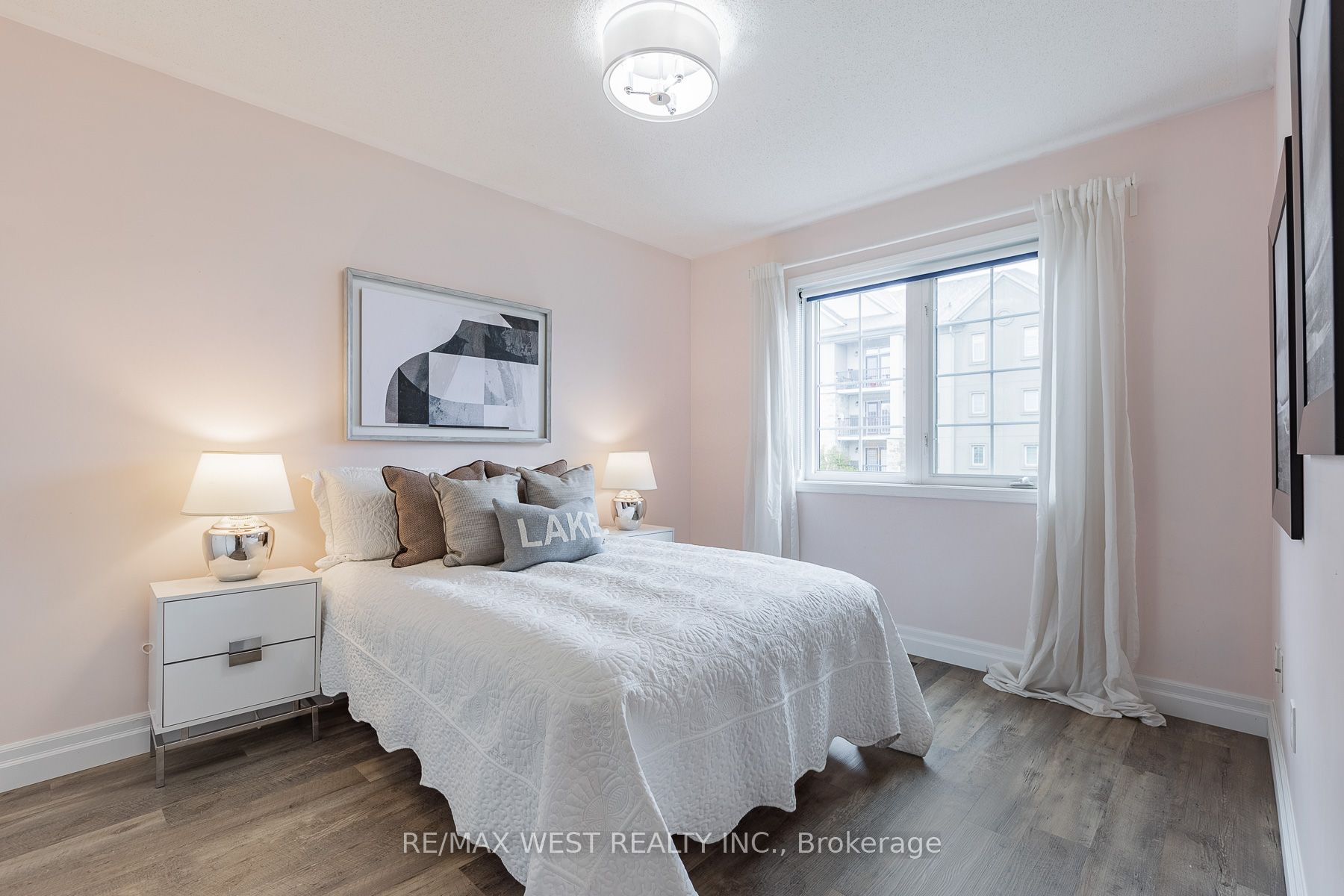 284 Alexander Crescent
