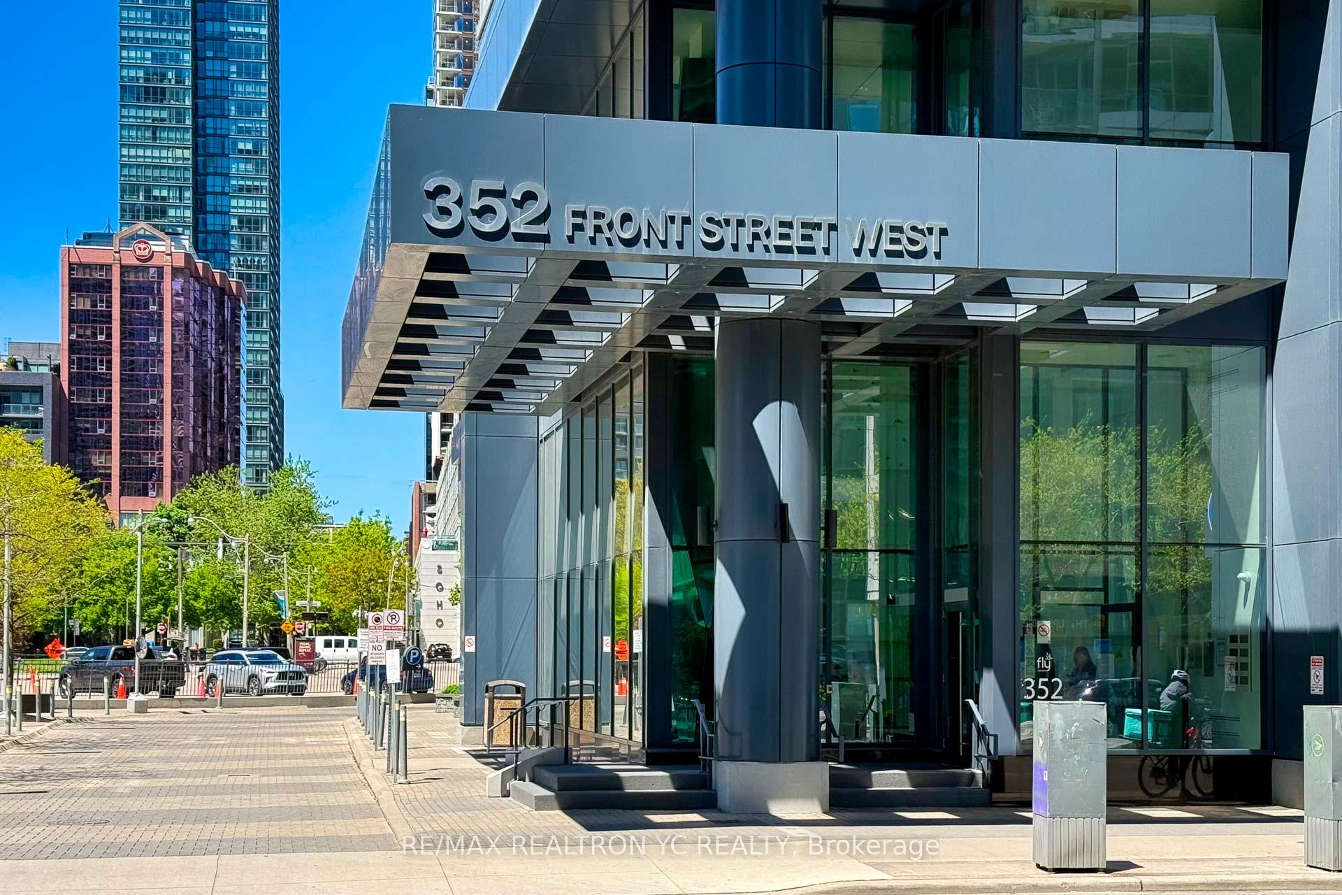 2 Bedrooms Condo at 352 Front, Toronto For sale