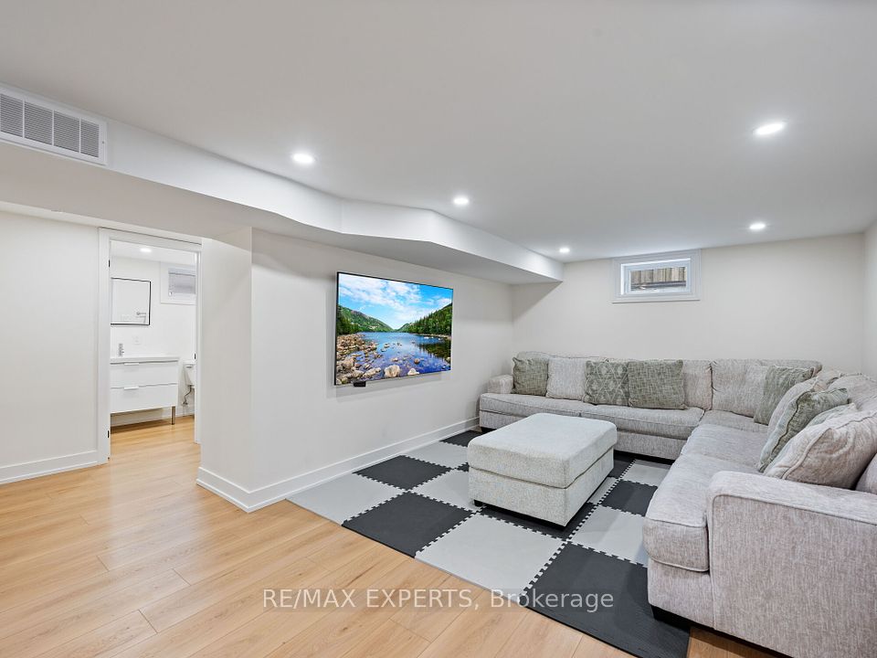 135 Martha Crescent