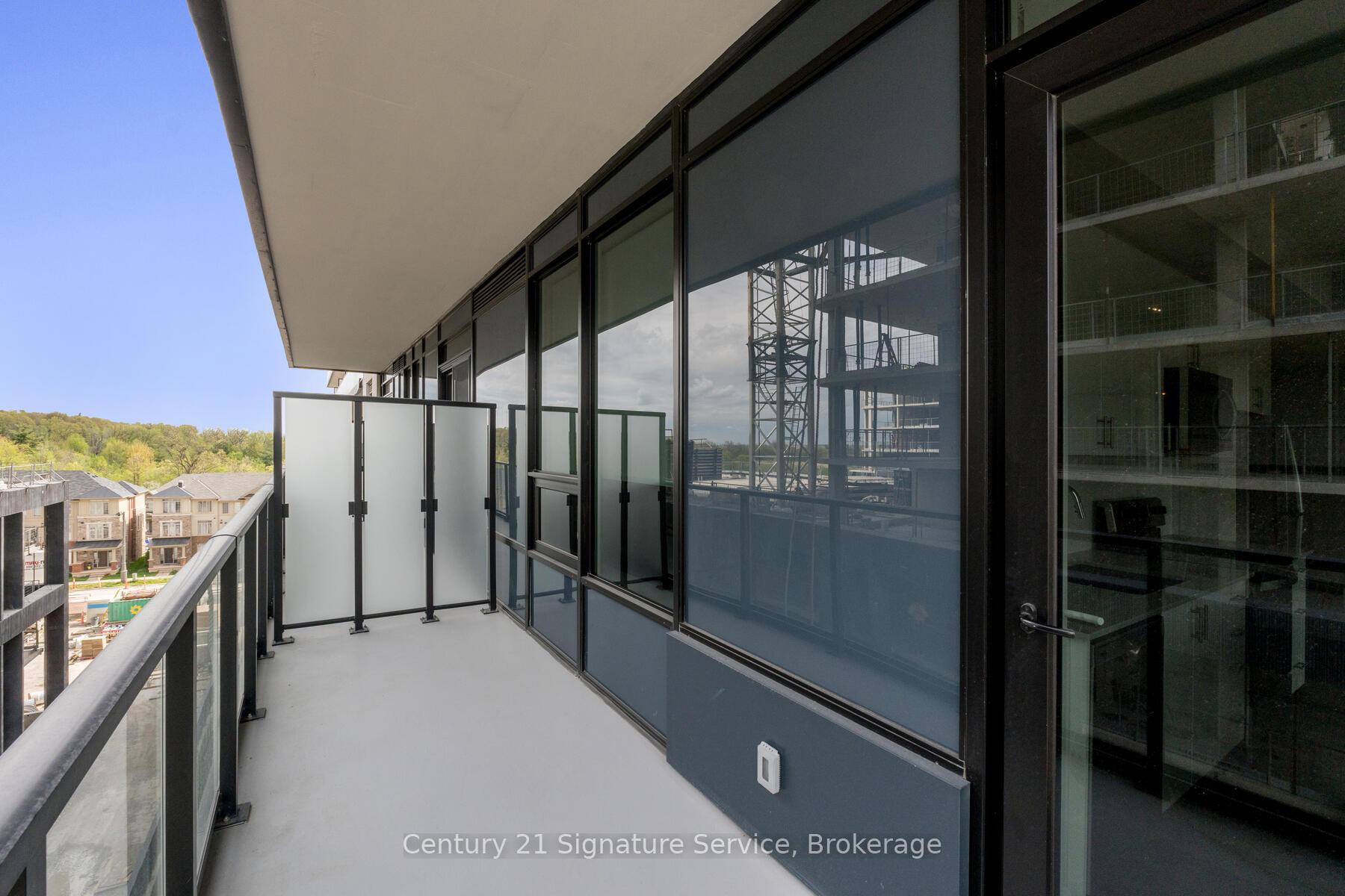 2 Bedrooms Condo at 3220 William Coltson, Oakville For sale