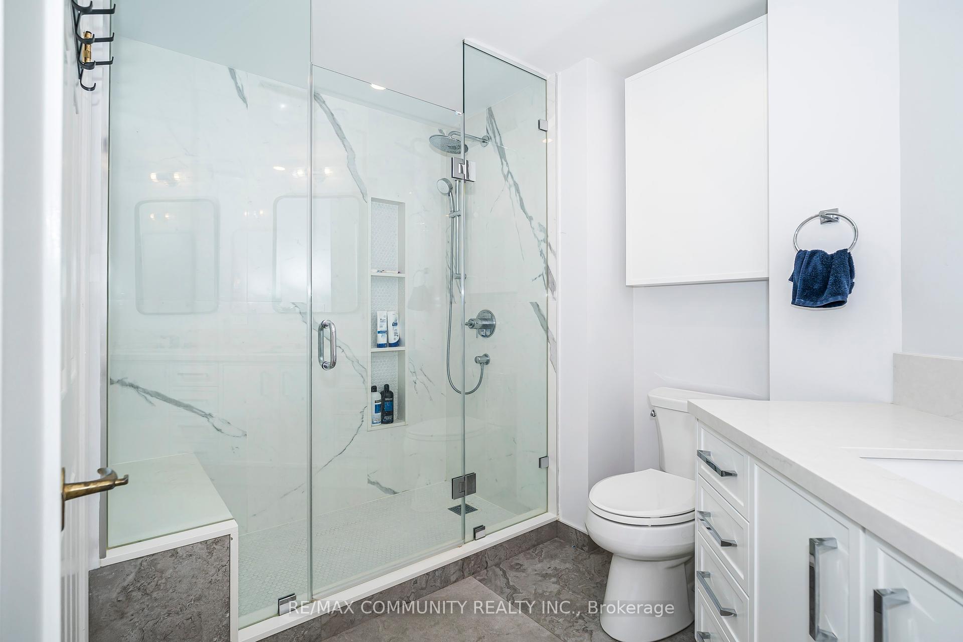 2 Bedrooms Condo at 980 Yonge,  Toronto For sale