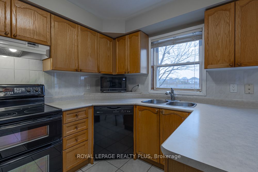 6128 Maple Gate Circle