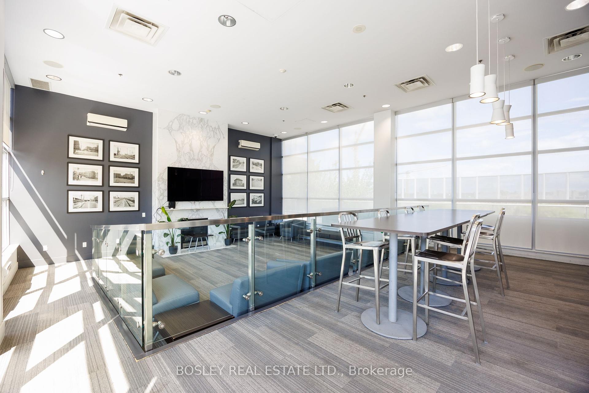 1 Bedroom Condo at 1 Shaw, Toronto For sale