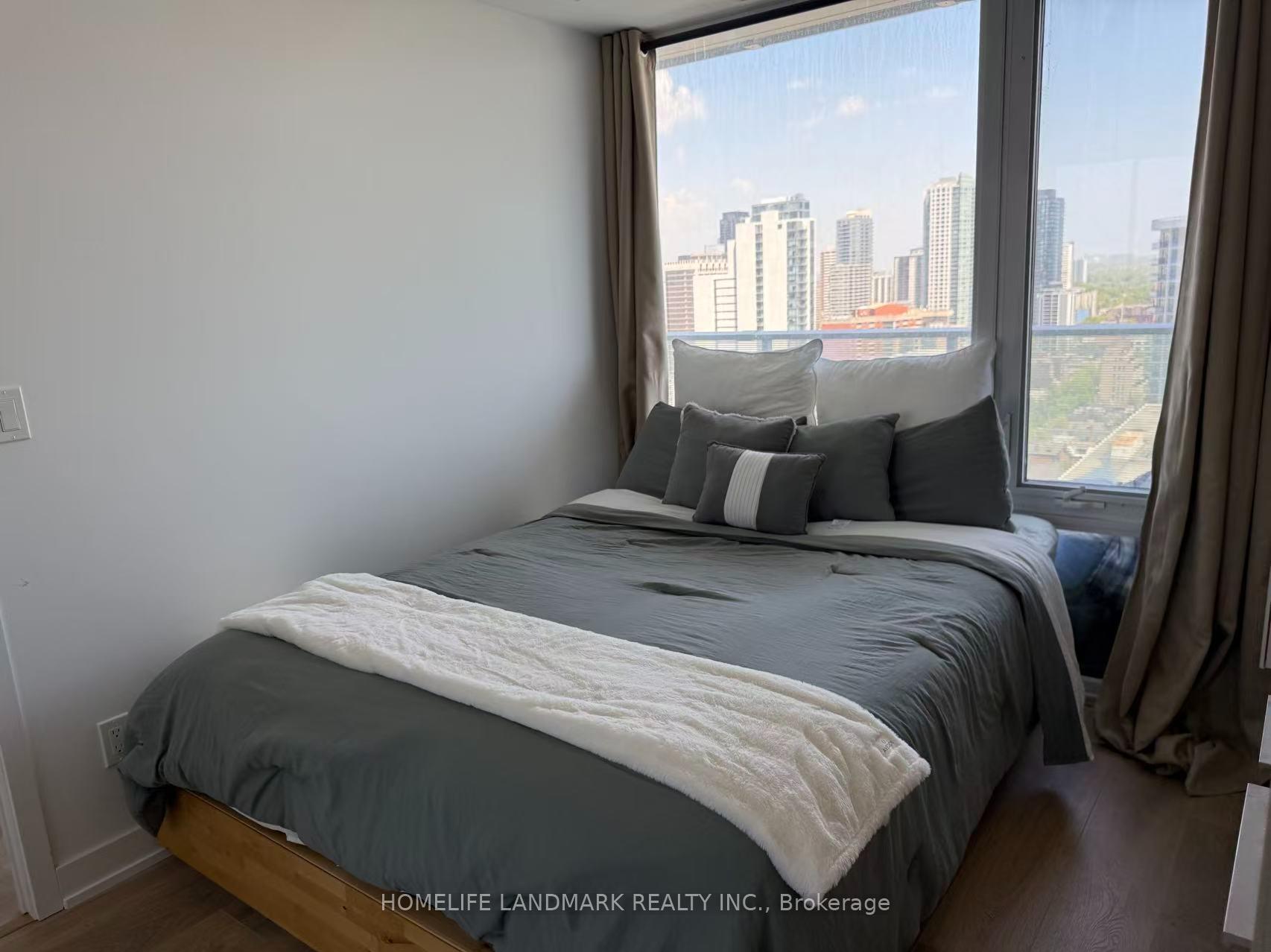 2 Bedrooms Condo at 501 Yonge, Toronto For sale