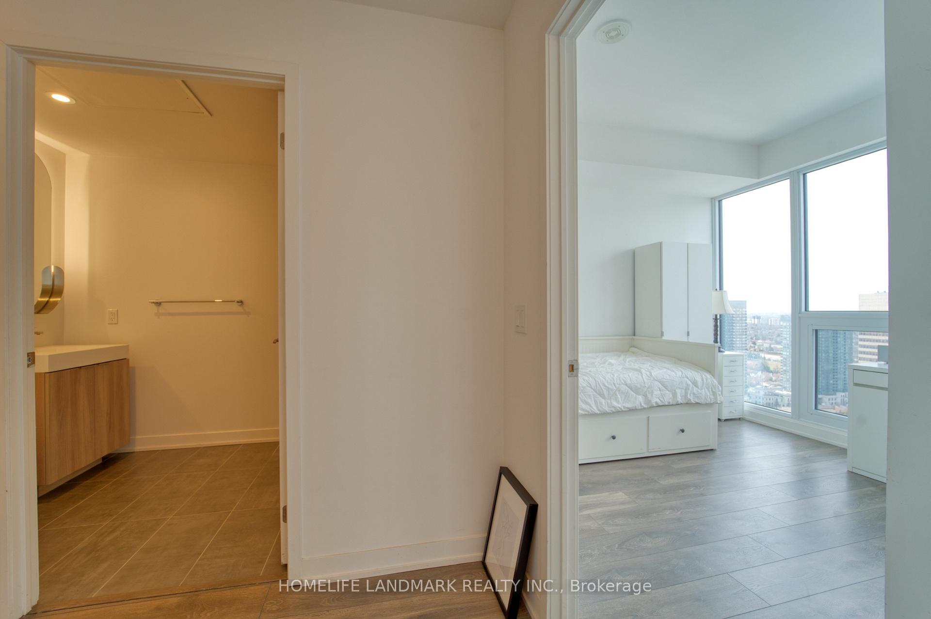 2 Bedrooms Condo at 15 HOLMES,  Toronto For sale