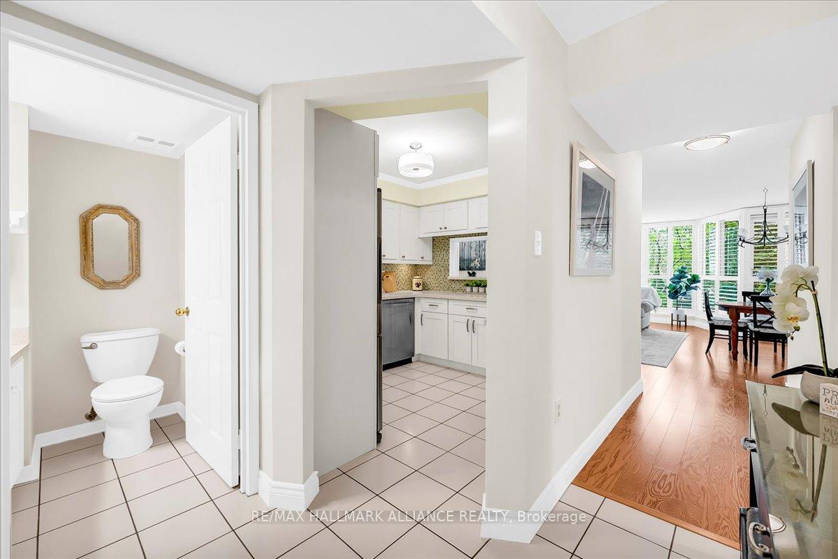 2 Bedrooms Condo at 1071 QUEENS, Oakville For sale
