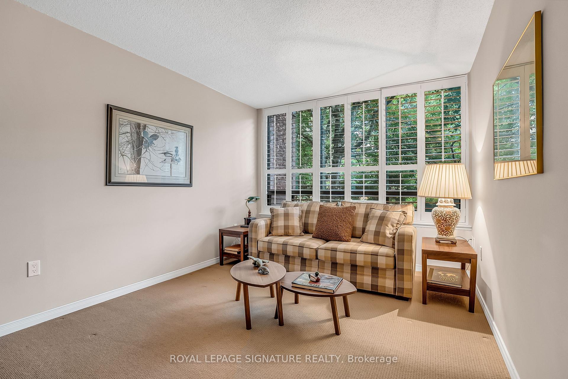 2 Bedrooms Condo at 245 The Donway, Toronto For sale