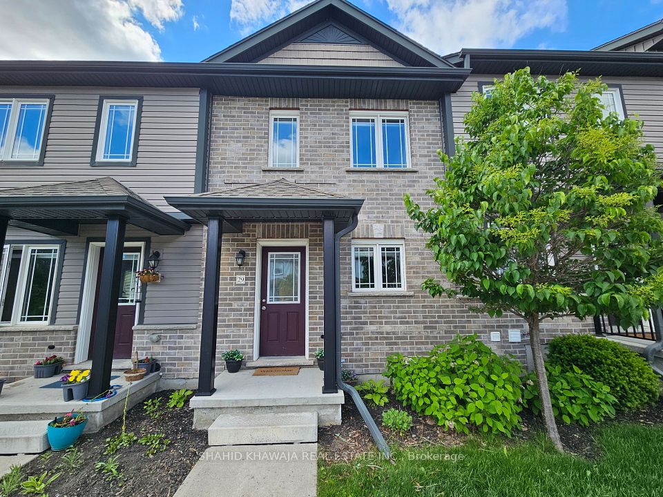 350 Dundas