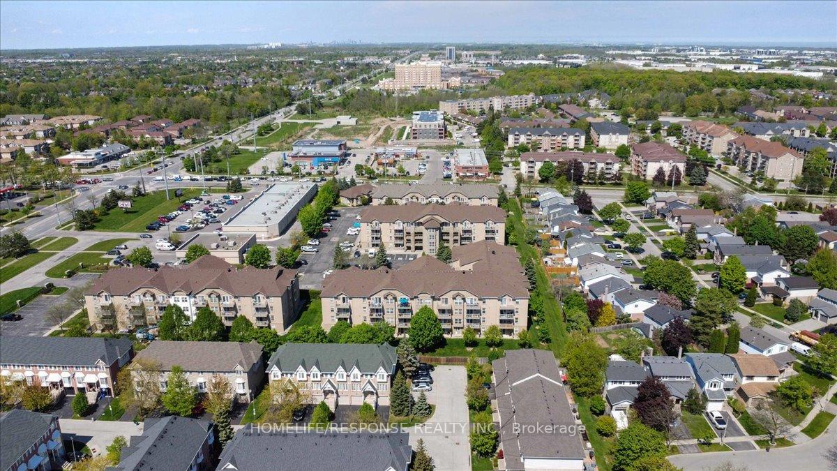 2 Bedrooms Condo at 1820 Walker’s, Burlington For sale