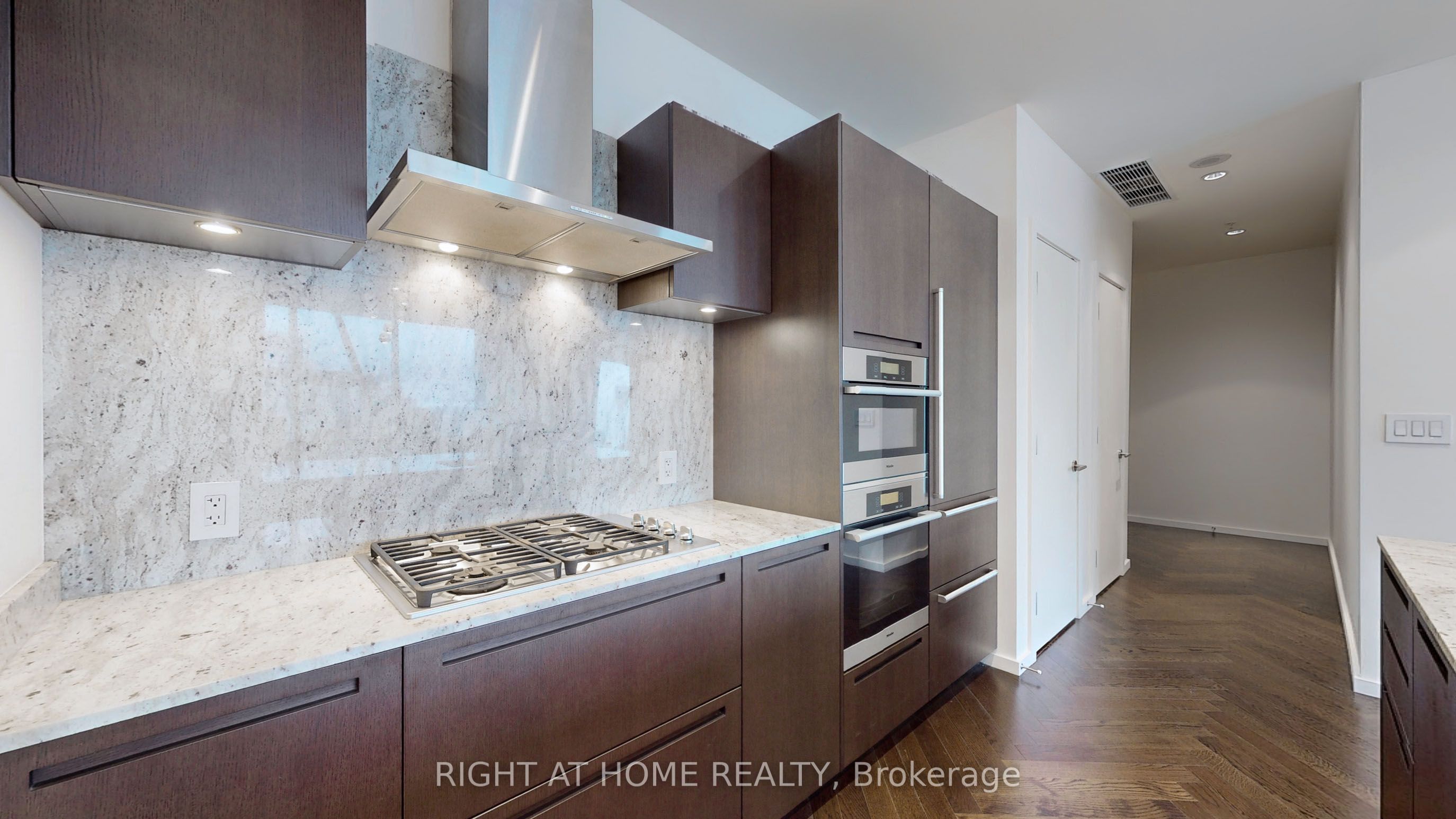 180 University Avenue, #5607