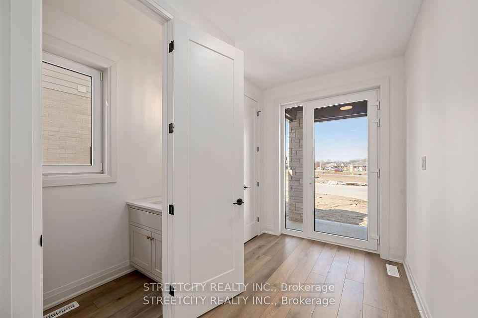 53 Lucas Road, St. Thomas, ON N5R 0R3