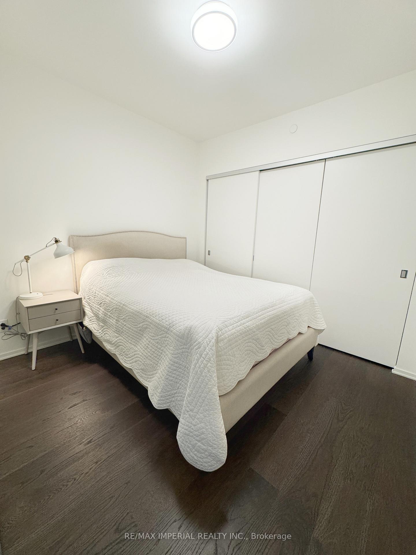 2 Bedrooms Condo at 1 Bloor, Toronto For sale