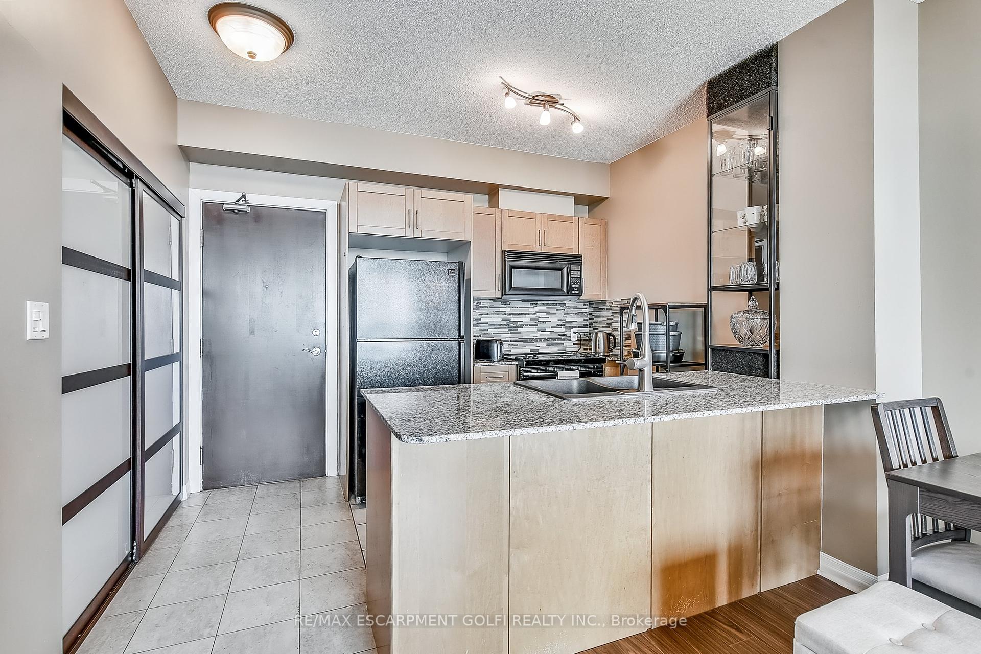 1 Bedroom Condo at 1359 Rathburn, Mississauga For sale