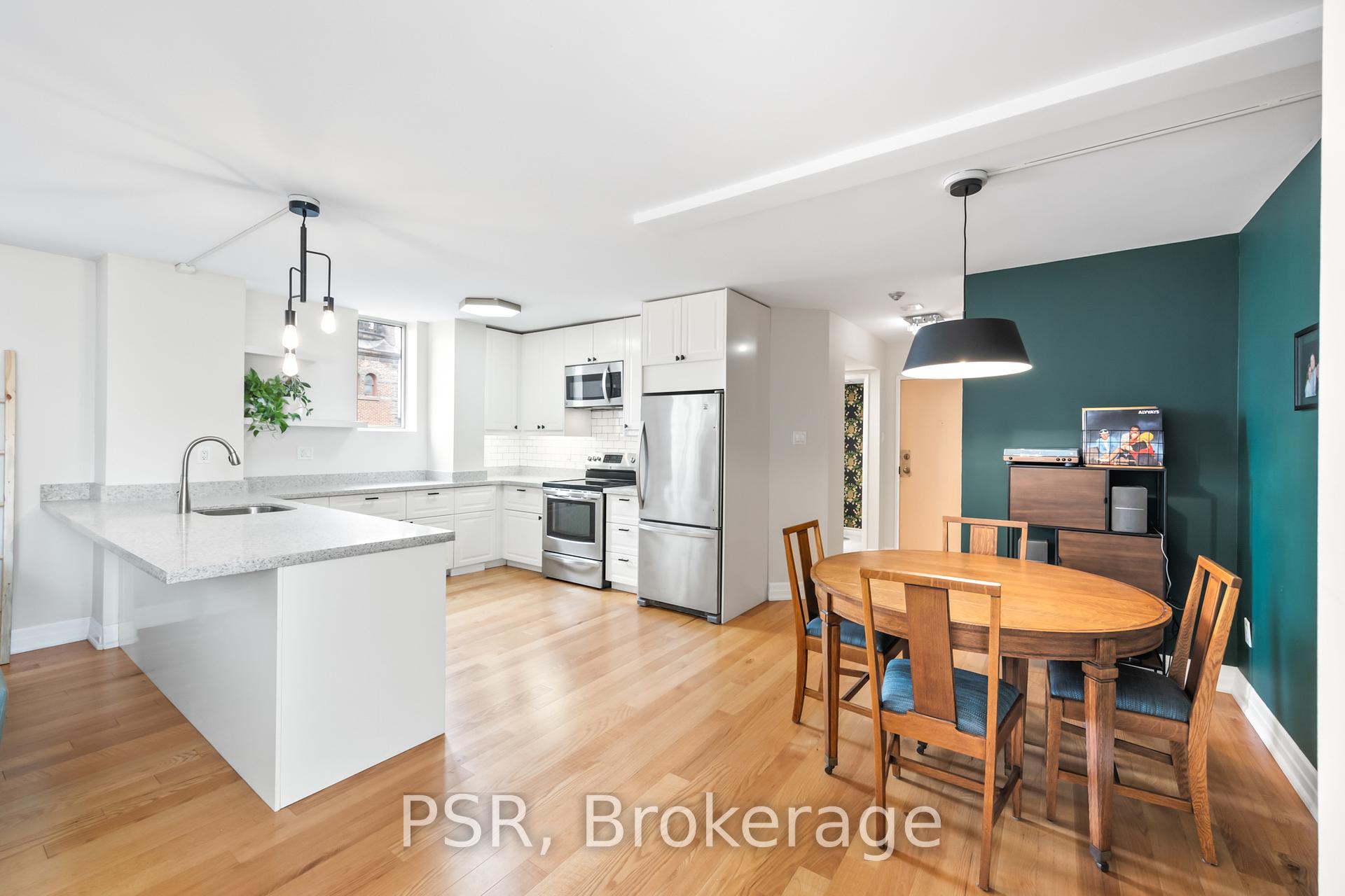 2 Bedrooms Condo at 95 Lombard, Toronto For sale