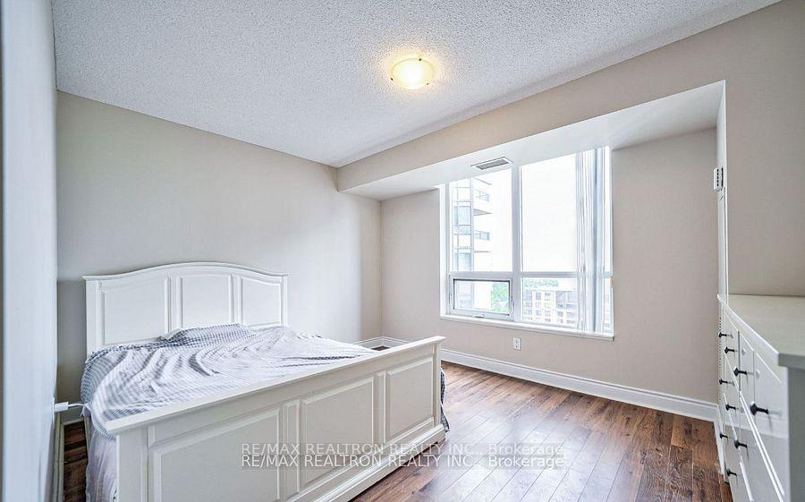 3 Bedrooms Condo at 500 Doris, Toronto For sale
