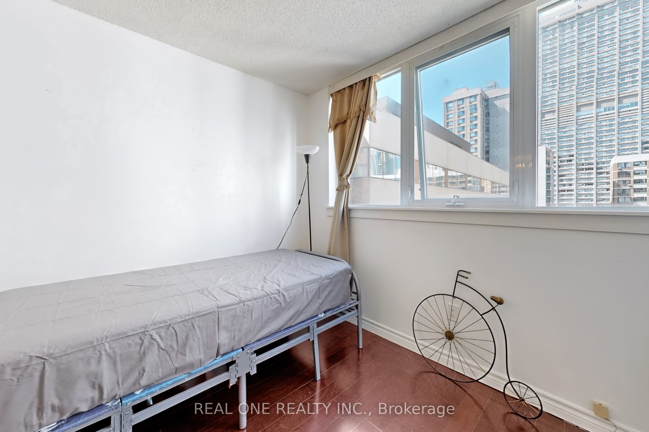 1055 Bay Street, #1816