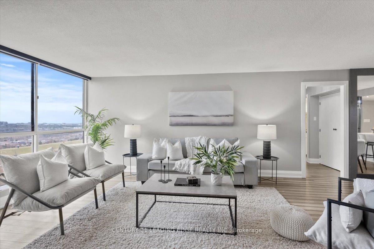 3 Bedrooms Condo at 131 TORRESDALE,  Toronto For sale