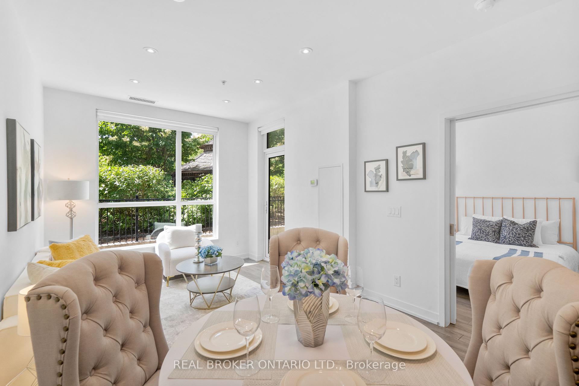2 Bedrooms Condo at 840 Queen’s Plate, Toronto For sale