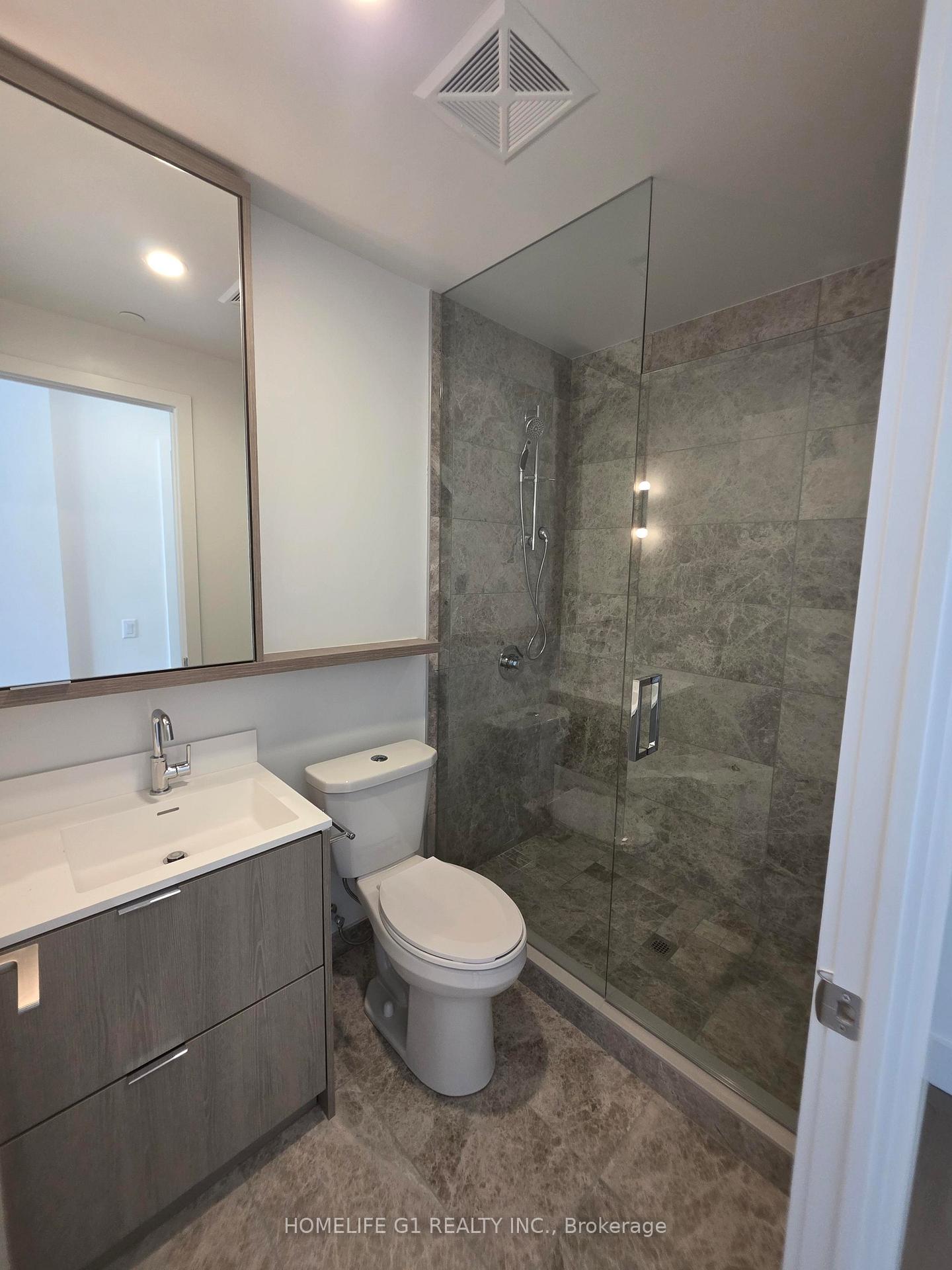 3 Bedrooms Condo at 6 Greenbriar, Toronto For sale