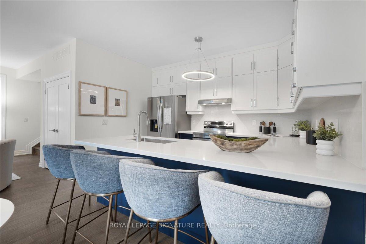3 Bedrooms Condo at 2154 Walkers,  Burlington For sale