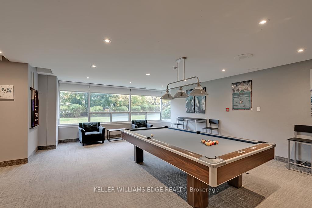 3 Bedrooms Condo at 475 The West Mall,  Toronto For sale
