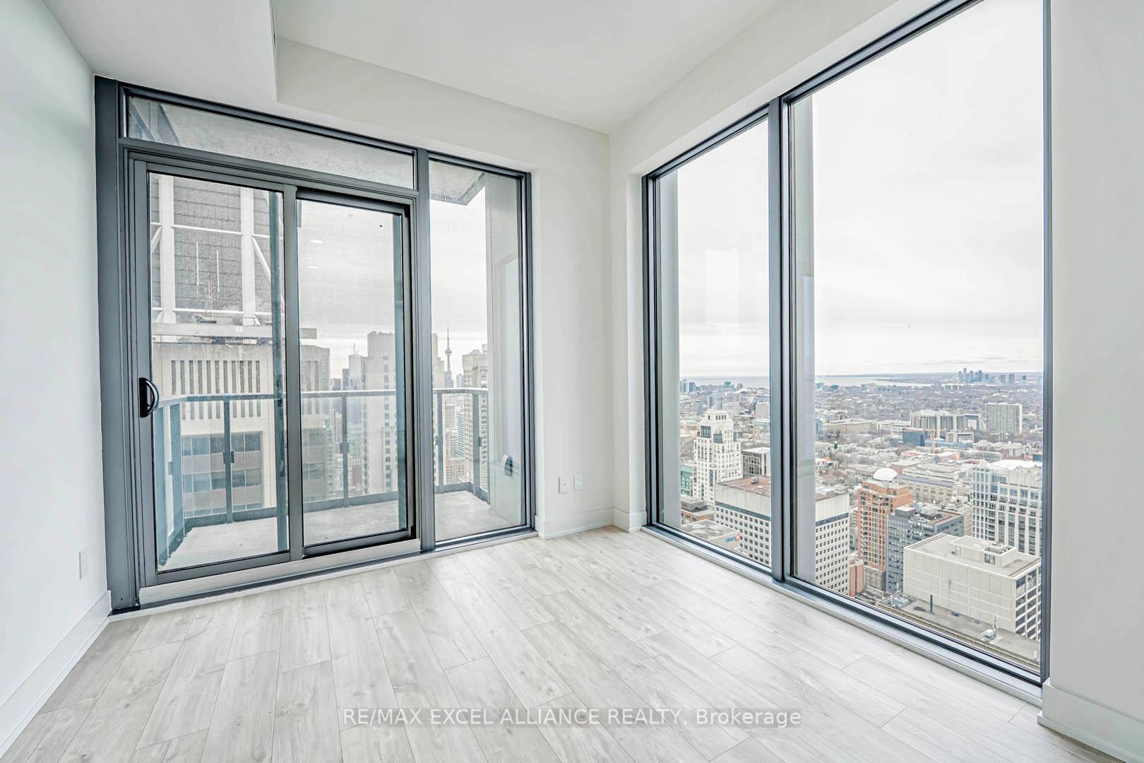 2 Bedrooms Condo at 8 Cumberland,  Toronto For sale