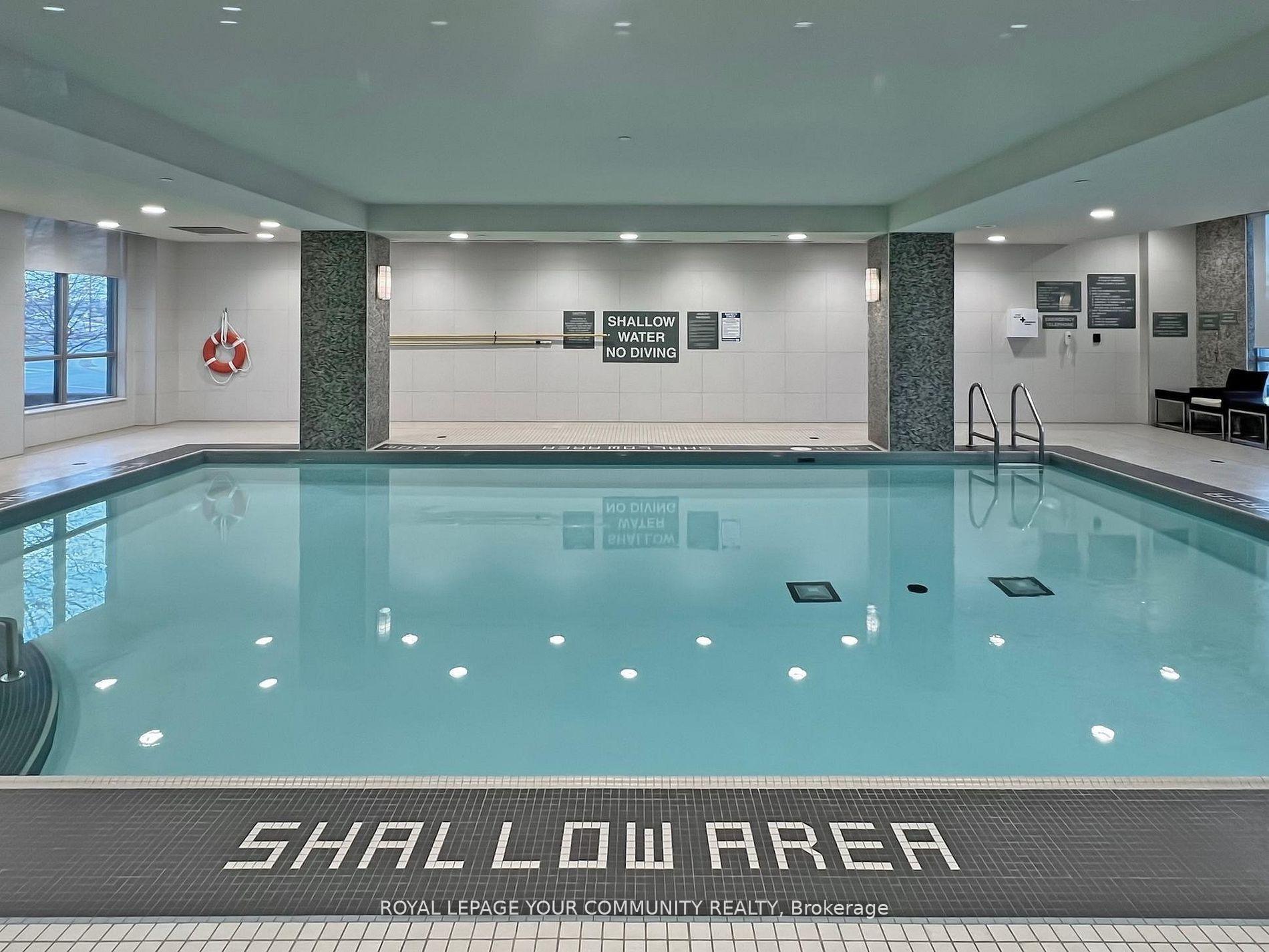 2 Bedrooms Condo at 15 Viking, Toronto For sale