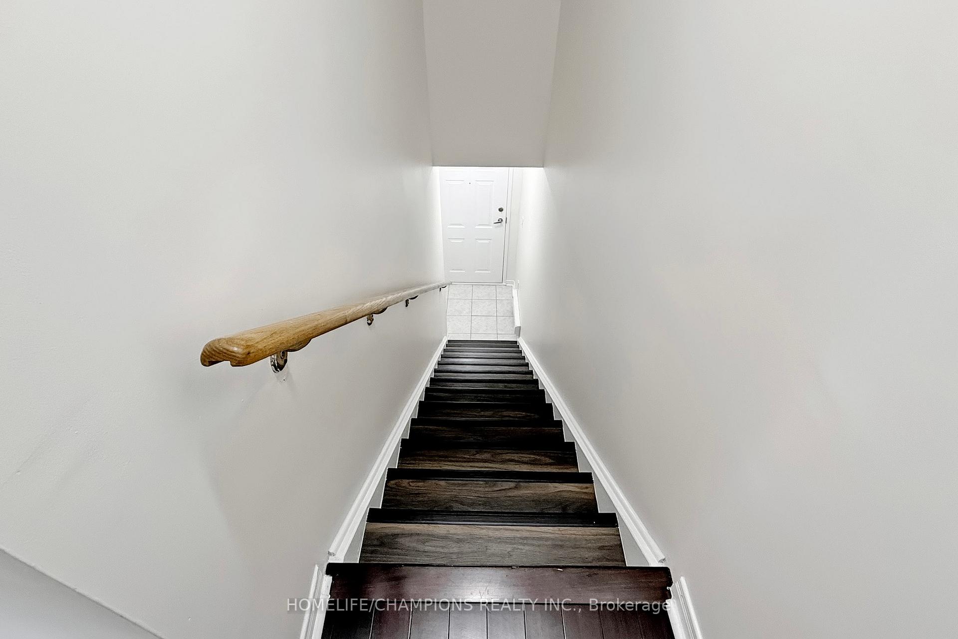 2 Bedrooms Condo at 35 Strangford, Toronto For sale